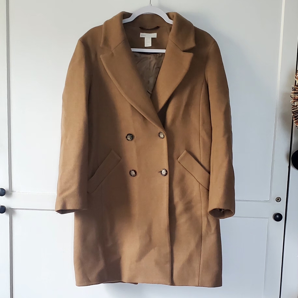 Classic Double-Breasted Camel Wool Coat - Women